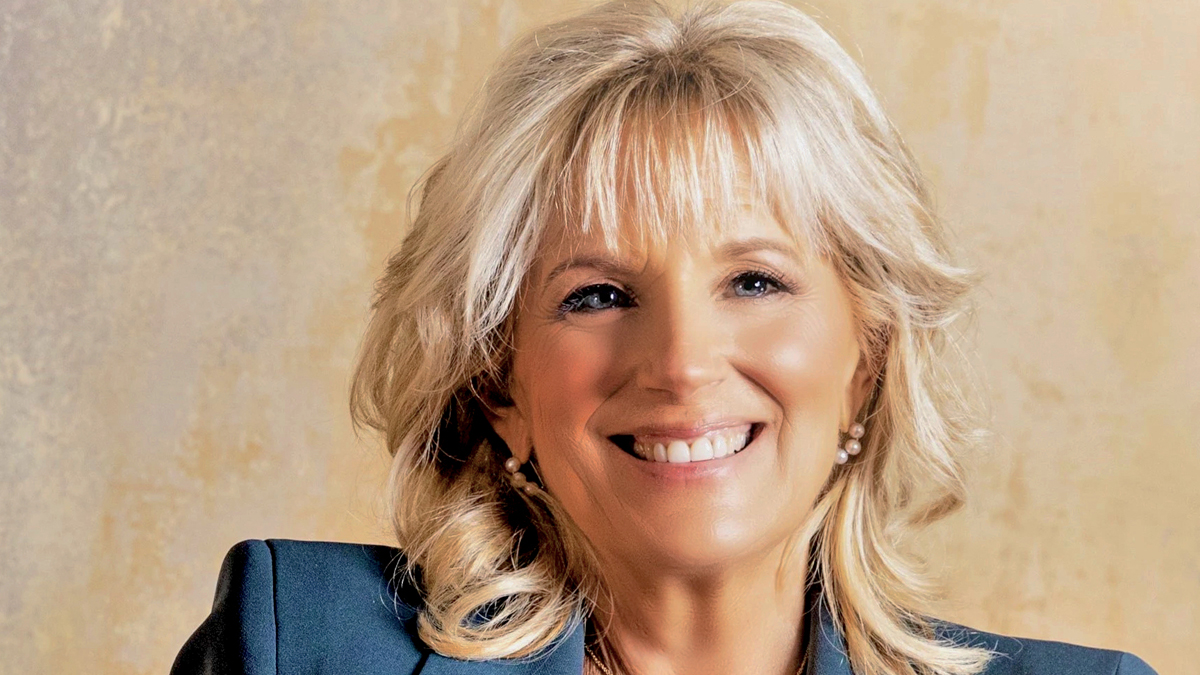 छालाको क्यान्सरबाट पीडित अमेरिकी प्रथम महिला महारोगविरुद्धको राष्ट्रिय अभियानमा